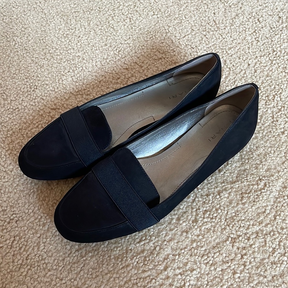Tahari Black Minimalist Loafers